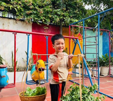 Hoạt Động Trải Nghiệm: Nhặt Rau Nấu Canh 