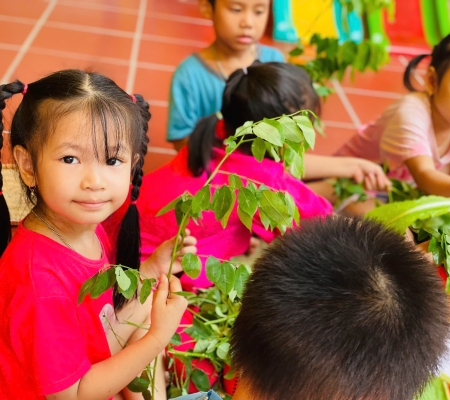 Hoạt Động Trải Nghiệm: Nhặt Rau Nấu Canh 