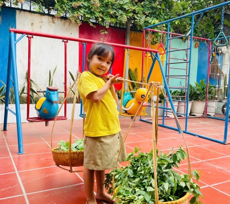 Hoạt Động Trải Nghiệm: Nhặt Rau Nấu Canh 