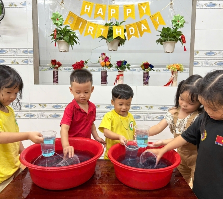 Thí Nghiệm: Cơn Mưa Mùa Hè