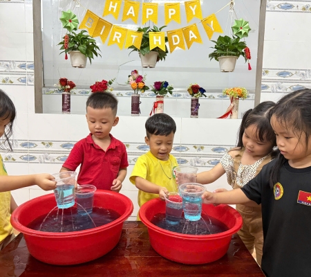 Thí Nghiệm: Cơn Mưa Mùa Hè