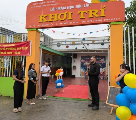 Hoạt Động Trải Nghiệm: Giao Lưu Với Người Bản Xứ