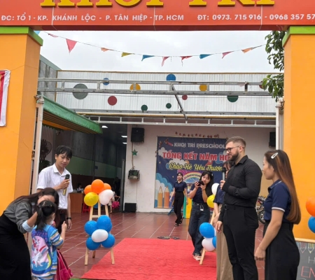 Hoạt Động Trải Nghiệm: Giao Lưu Với Người Bản Xứ